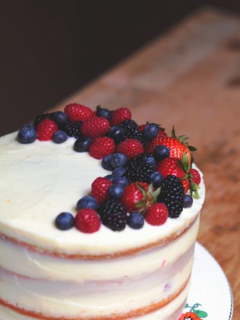 berry chantilly cake