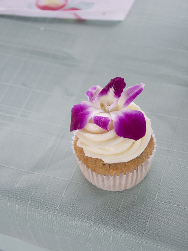 hummingbird cupcakes