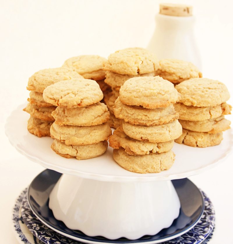 white chocolate chip cookies