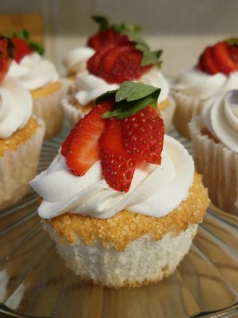 angel cake cupcakes