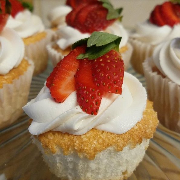 angel cake cupcakes