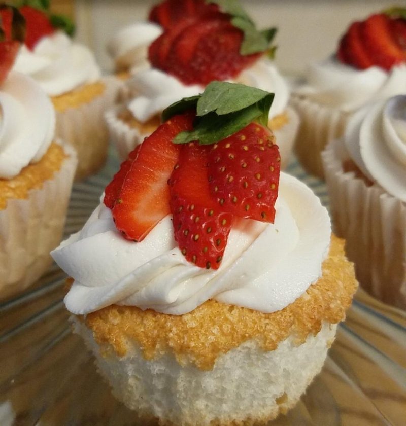 angel cake cupcakes