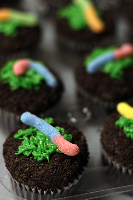 dirt cupcakes